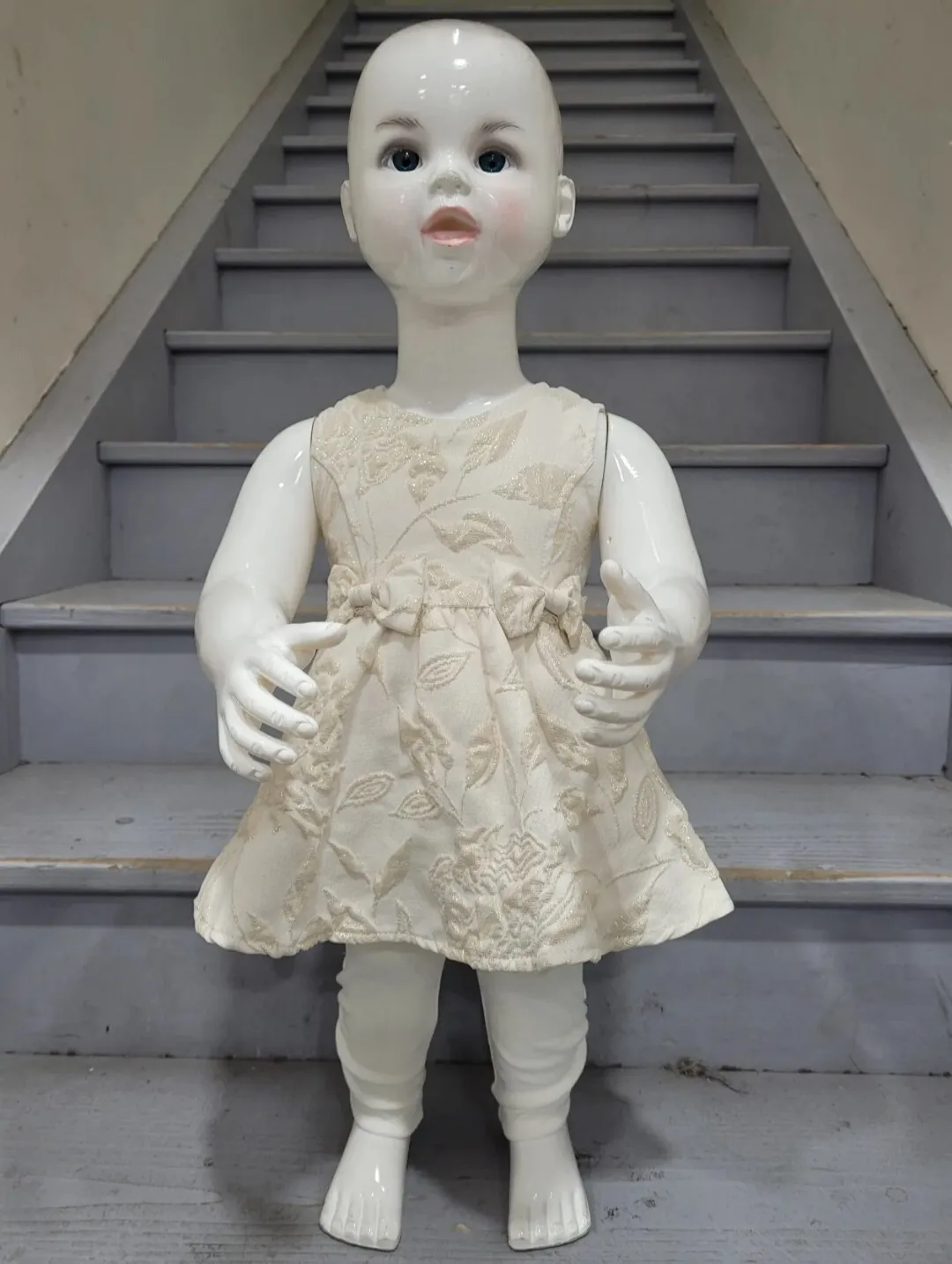 Baby-Set aus Kunstfell-Partykleid und Weste